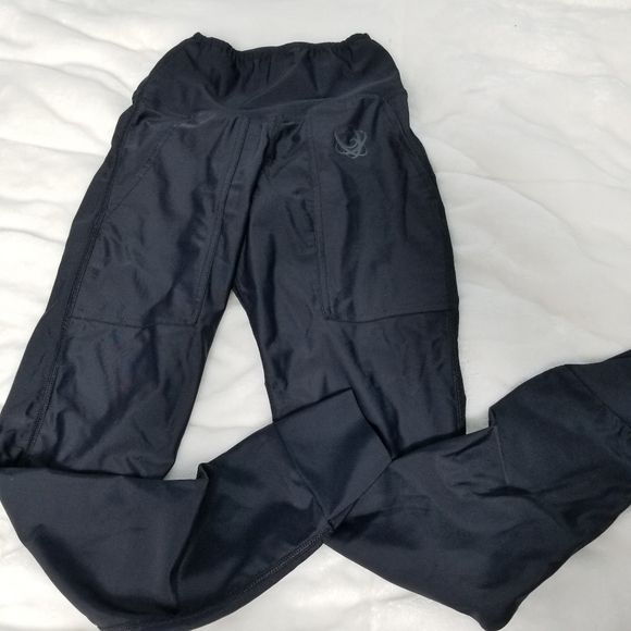 Gevity Scrunch Butt Black Leggings - Picture 6 of 9